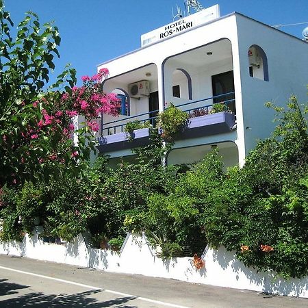 Ξενοδοχείο Ρόζμαρι Αρχάγγελος Εξωτερικό φωτογραφία