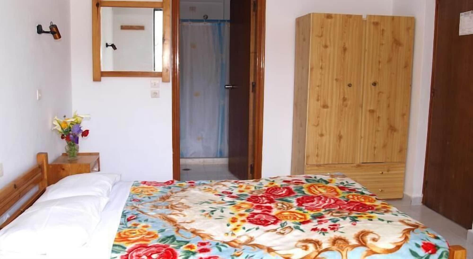 Ξενοδοχείο Ρόζμαρι Αρχάγγελος Εξωτερικό φωτογραφία