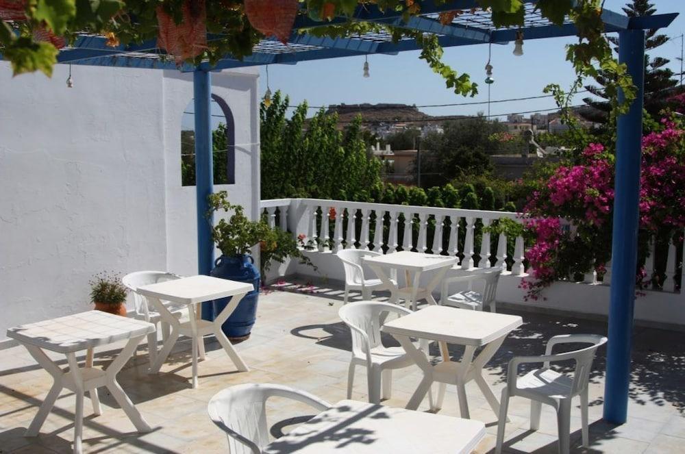 Ξενοδοχείο Ρόζμαρι Αρχάγγελος Εξωτερικό φωτογραφία