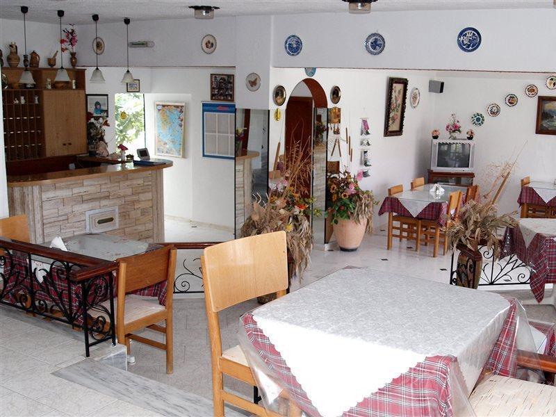 Ξενοδοχείο Ρόζμαρι Αρχάγγελος Εξωτερικό φωτογραφία