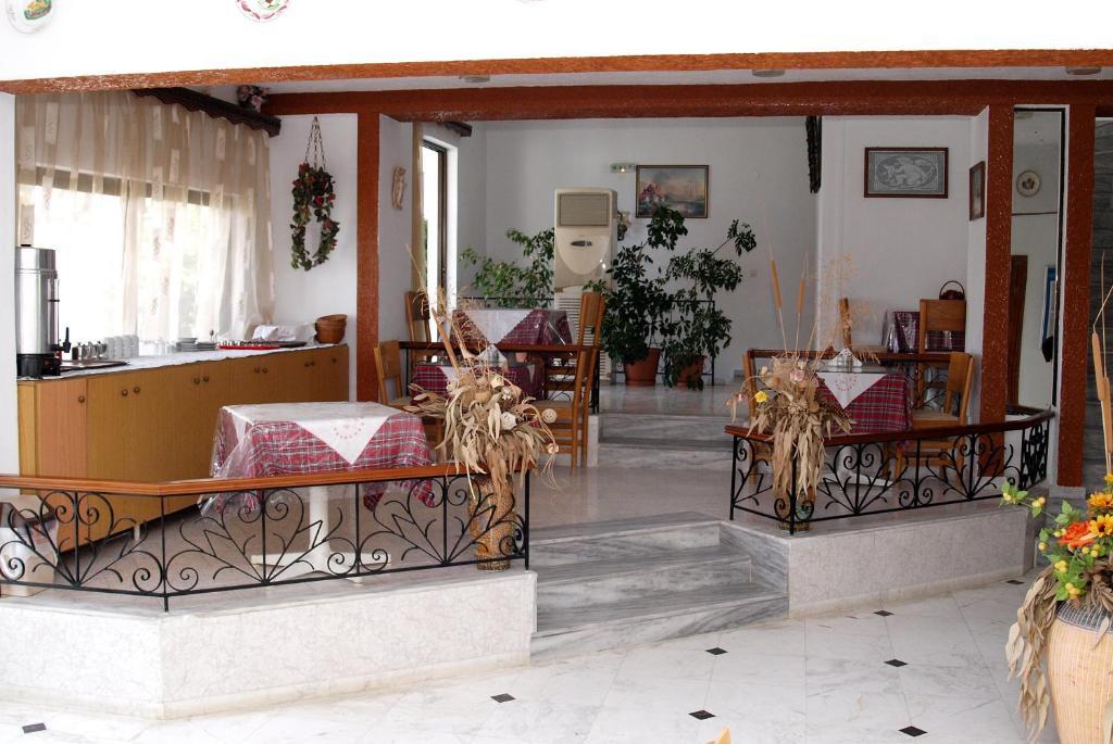 Ξενοδοχείο Ρόζμαρι Αρχάγγελος Εξωτερικό φωτογραφία