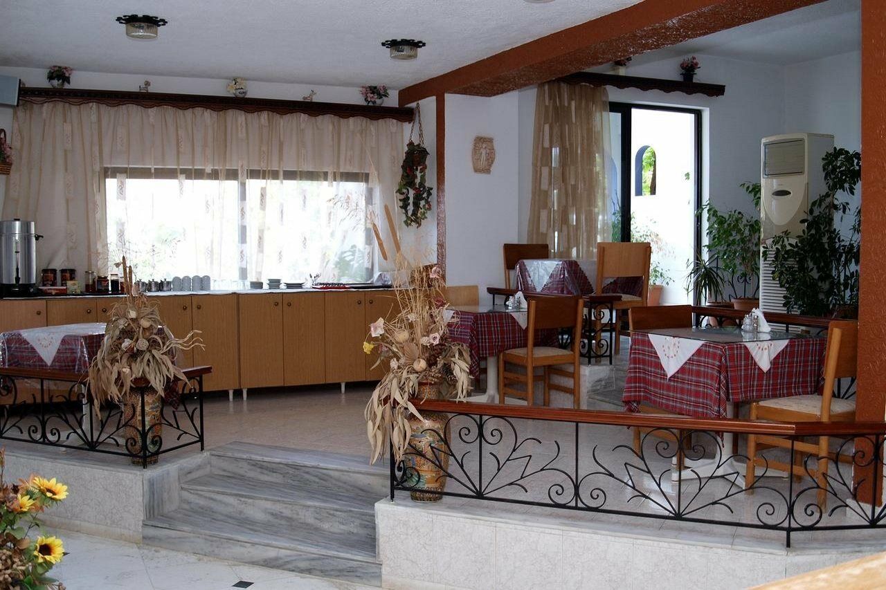 Ξενοδοχείο Ρόζμαρι Αρχάγγελος Εξωτερικό φωτογραφία